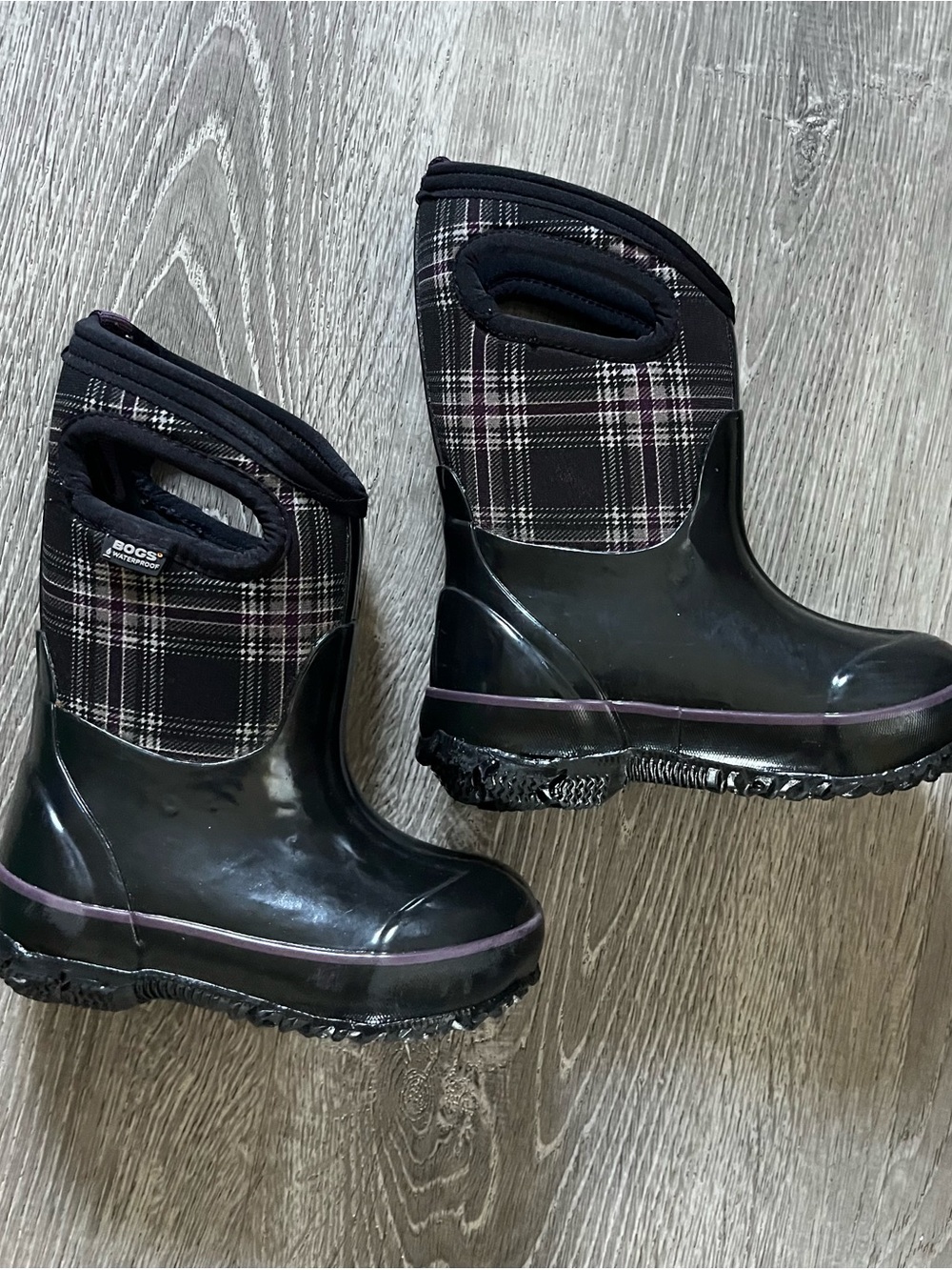 Kids Black Plaid Bogs Size 7